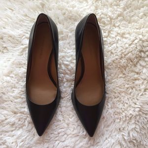 Banana Republic Leather Pumps -- Size 9